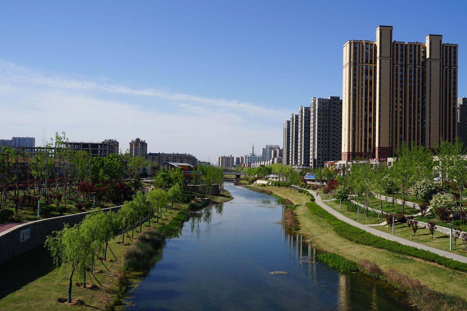 宋樂義 攝美景醉佳人 葛次會 攝中央公園古建遊園 汝州市融媒體中心供