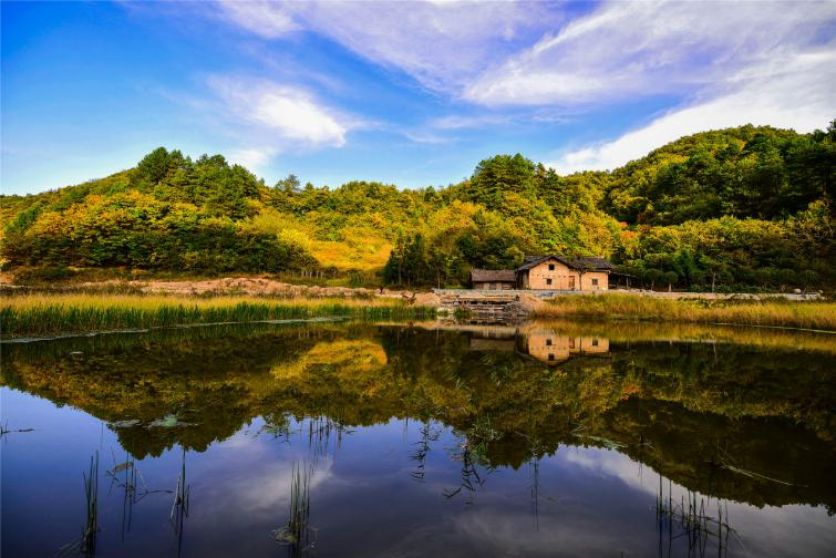 城关镇悠然山高山湿地景区风景如画